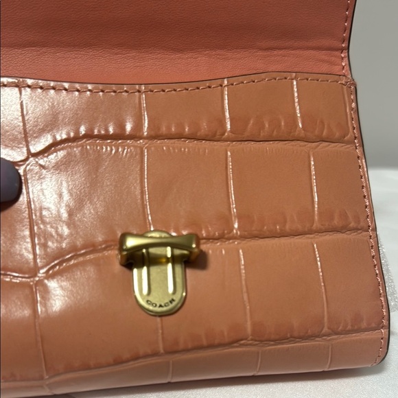 Coach Light Coral  Bag with Gold Hardware and matching wallet - Picture 13 of 14